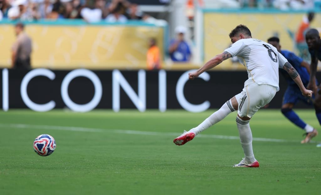 公牛再胜，湖人输得不怨？东契奇空砍32+7+7，布朗尼39分生涯新高